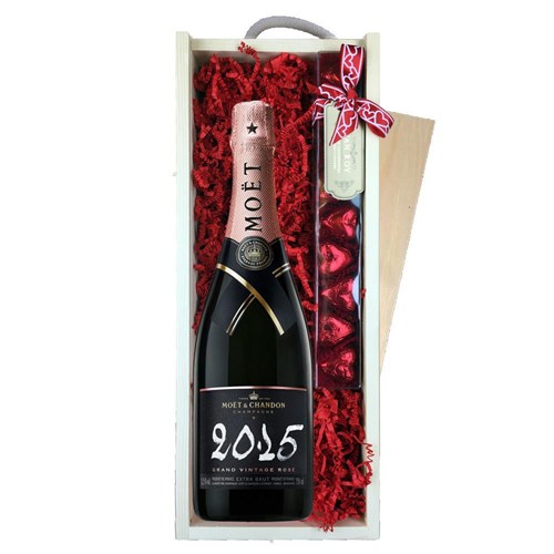 Moet & Chandon Vintage Rose 2015 Champagne 75cl & Chocolate Praline Hearts, Wooden Box